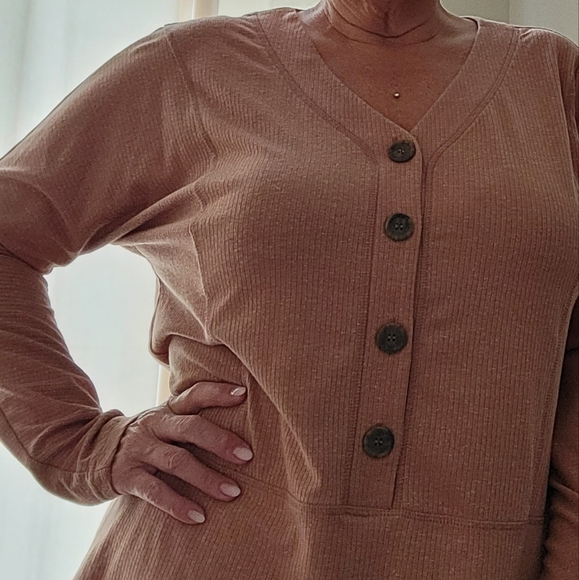 Tribal top - Picture 3 of 3